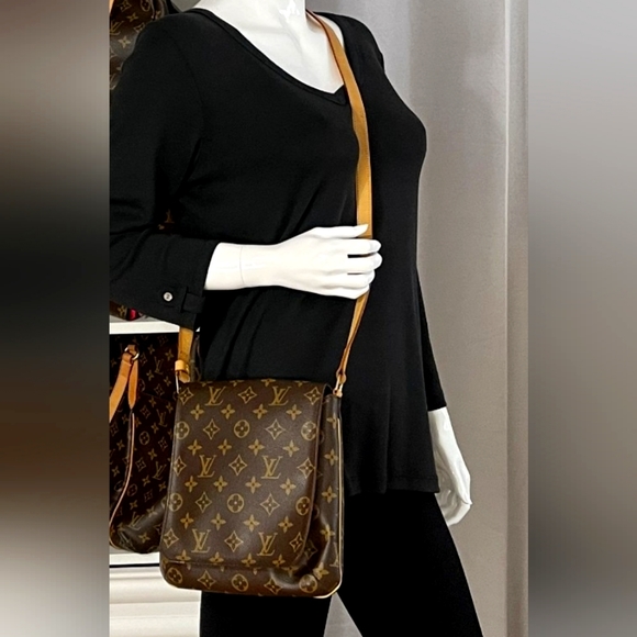 Louis Vuitton Handbags - "SOLD"AUTHENTIC Louis Vuitton MUSETTE SALSA PM crossbody SD0043